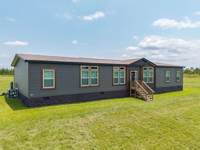 House for sale in Suwannee, Florida