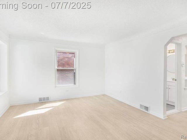House for sale in Melvindale