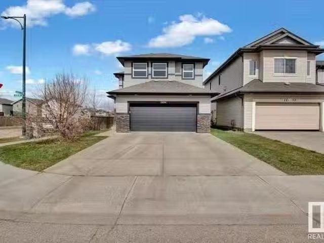 House for sale in Wedgewood, Alberta
