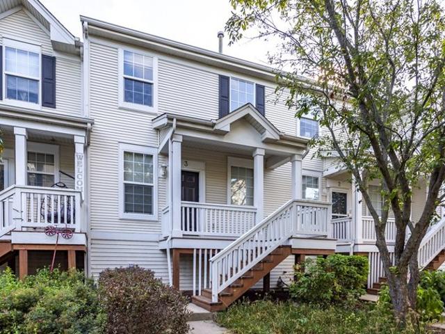 Townhouse for sale in Dekalb, Illinois