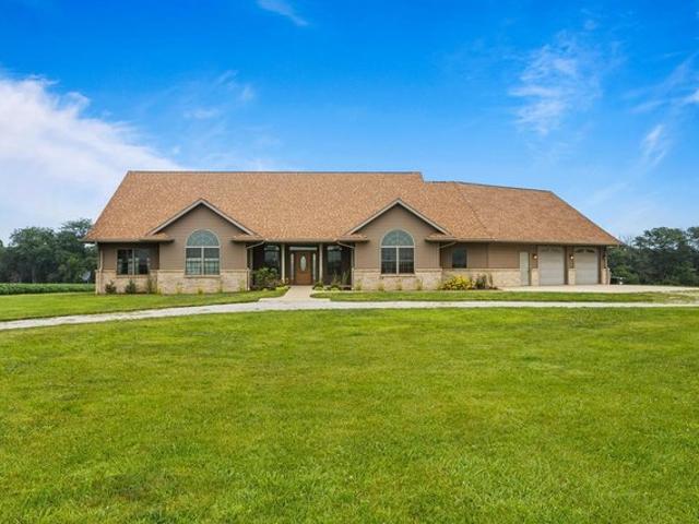House for sale in Douglas, Illinois