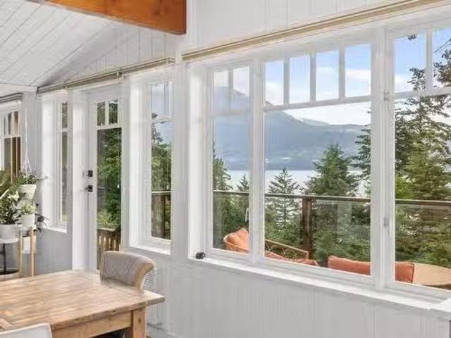 House for sale in Bowen Island, British Columbia