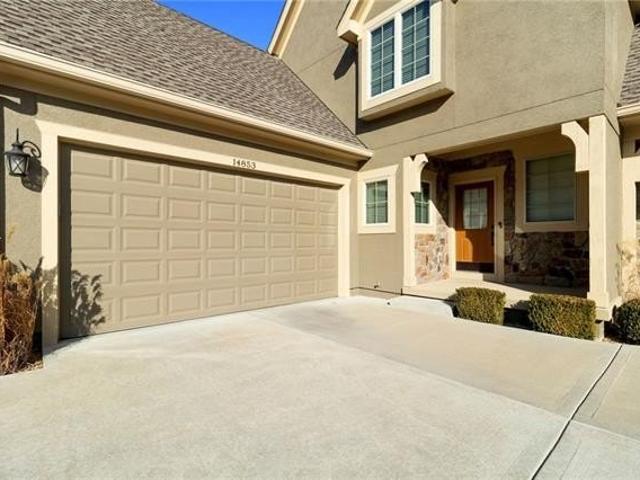 Townhouse for sale in Leawood, Johnson County