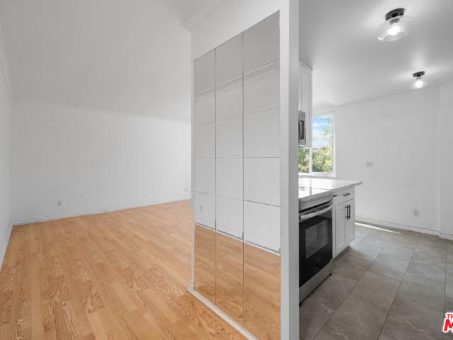 Condo for sale in Glendale, California