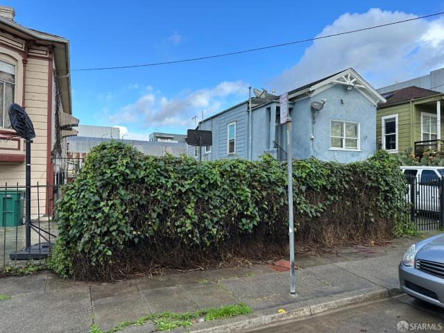 Land for sale in Oakland, California