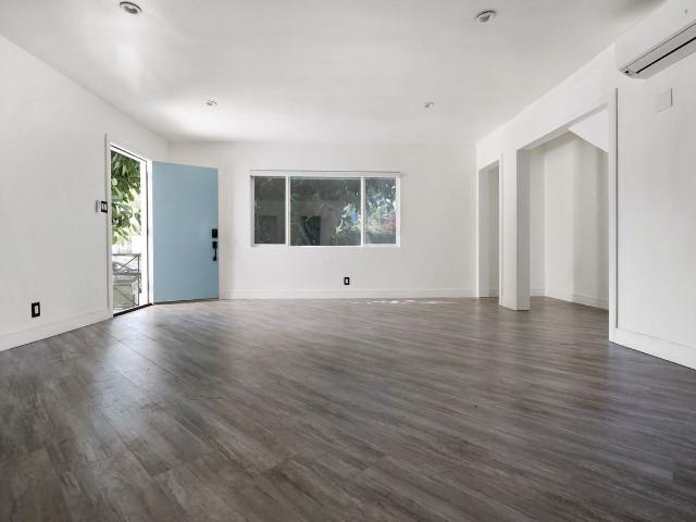 Apartment for rent in Canoga Park, California