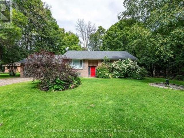 House for sale in Renfrew, Ontario