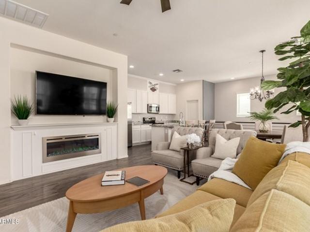 Townhouse for sale in Goodyear, Arizona