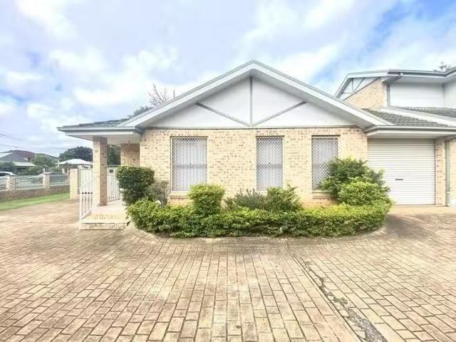 House for rent in Canley Heights, New South Wales