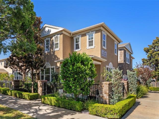 Townhouse for sale in Tustin, California