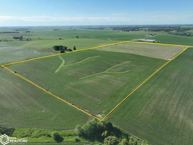 Farm for sale in Cedar, Iowa