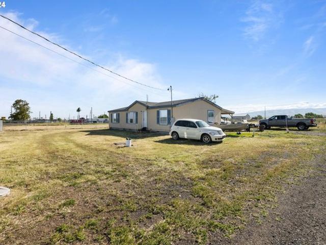 House for sale in Oregonia