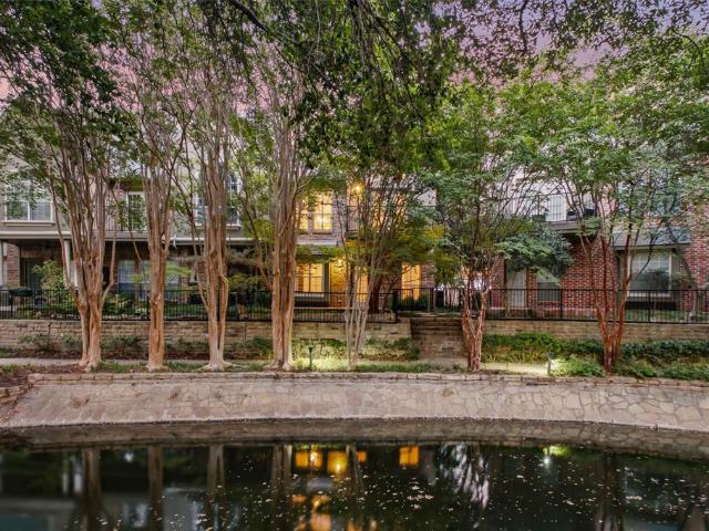 Townhouse for sale in Addison, Texas