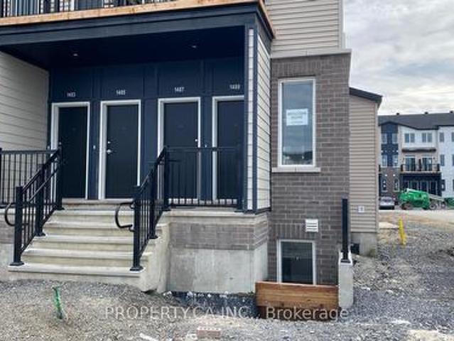 Townhouse for rent in Chapel Hill South, Ottawa