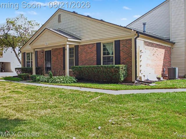 Condo for sale in Walled Lake, Michigan