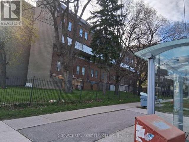 Townhouse for sale in Woburn, Ontario
