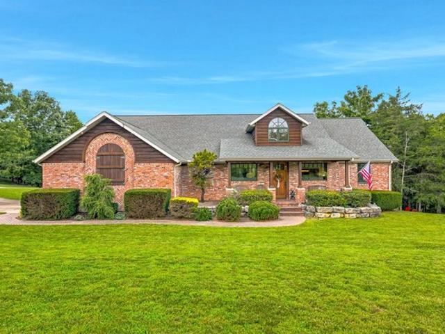 House for sale in Chestnutridge, Missouri