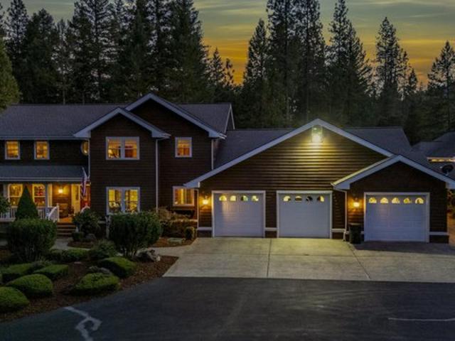 House for sale in Rogue River, Jackson County