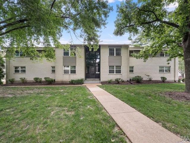 Condo for sale in Ballwin, Missouri