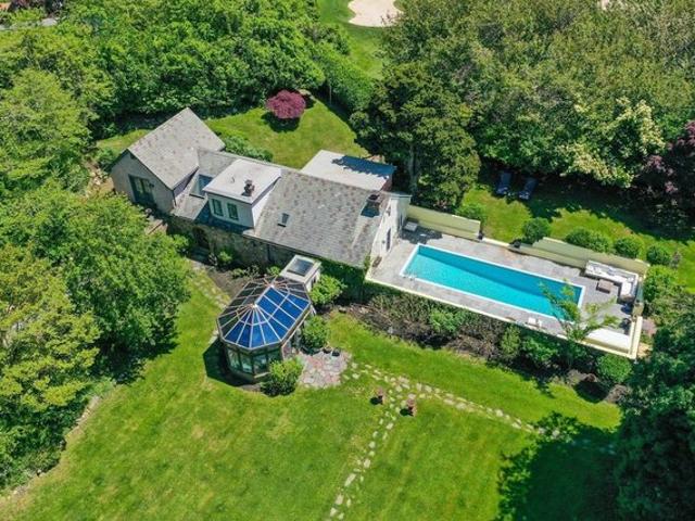 House for sale in Wainscott, New York