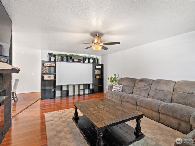 House for sale in Kalama, Washington