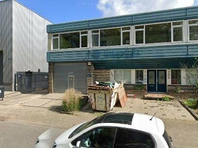 Bedrijfspand te huur in Zwijndrecht, Zuid Holland