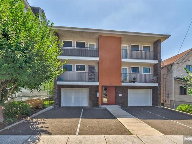 Condo for sale in Cliffside Park, New Jersey
