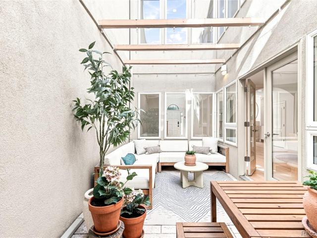 Townhouse for sale in Denver