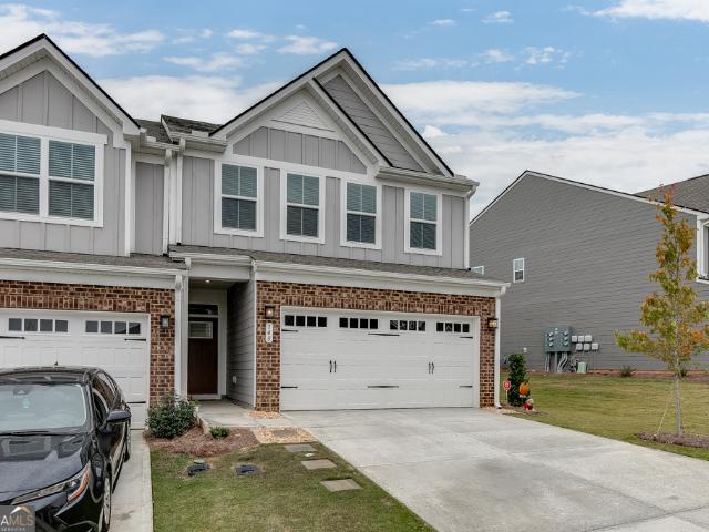 Townhouse for sale in Hoschton, Georgia