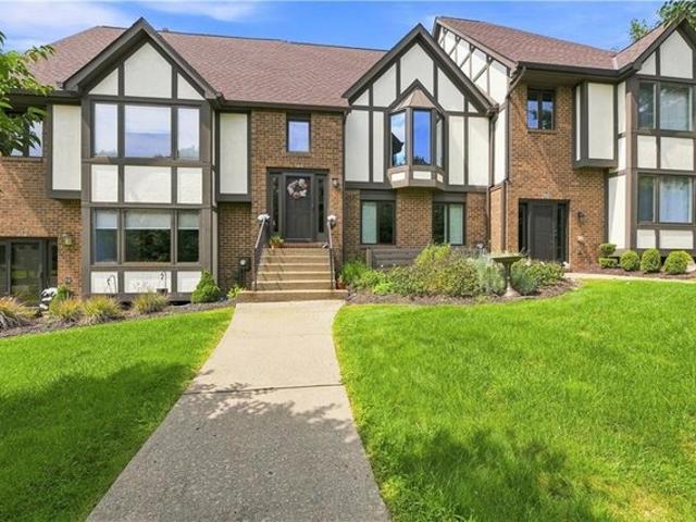 Townhouse for sale in Pittsburg, Pennsylvania