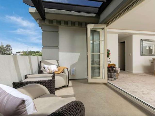 Apartment for sale in Whangaparaoa