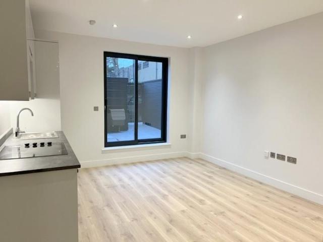 Studio for rent in London Borough of Ealing, Hanwell