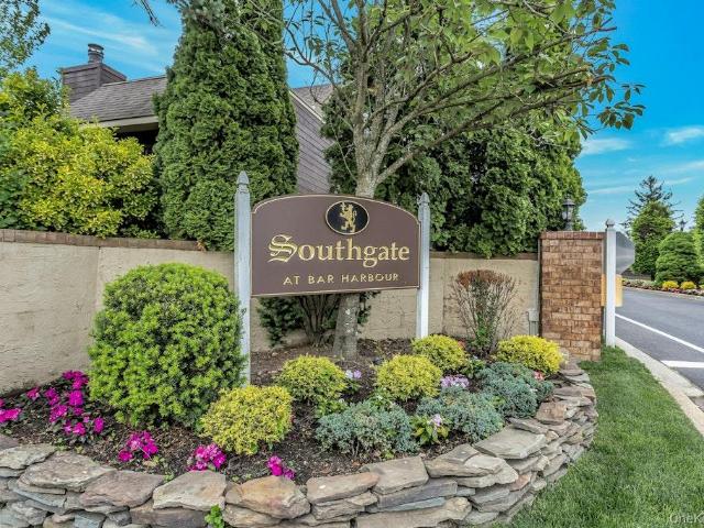 Condo for sale in Bar Harbour, Village of Massapequa Park