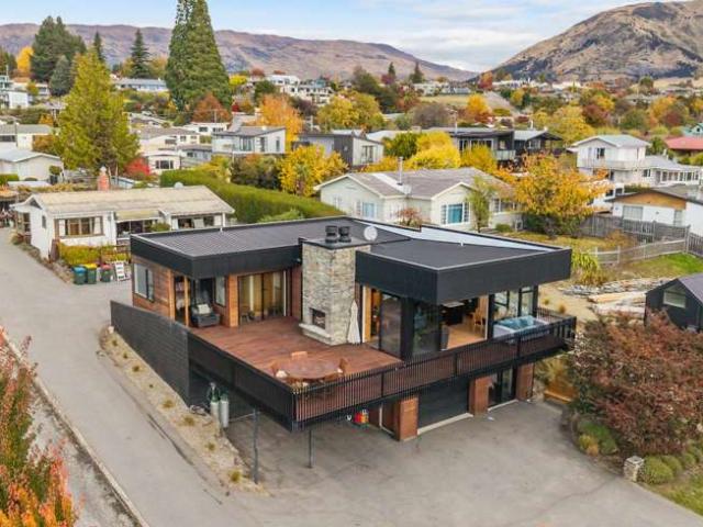House for sale in Otakou