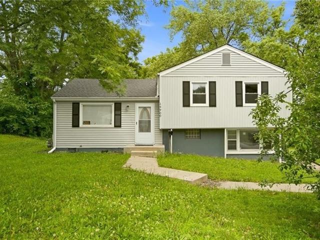 House for sale in Grandview, Missouri
