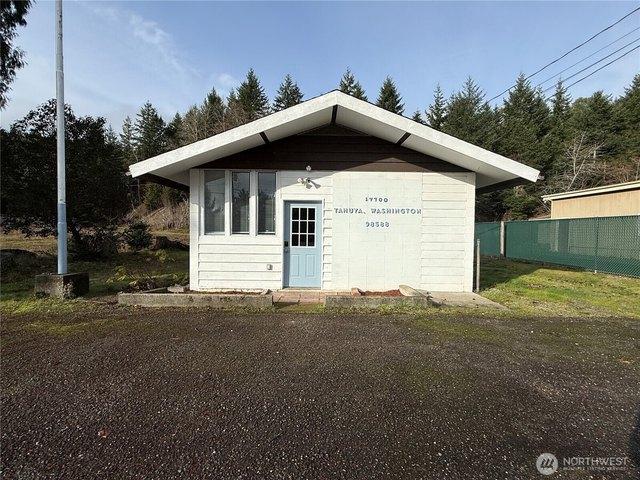 House for sale in Tahuya, Washington
