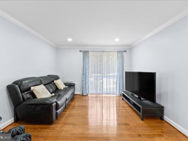 Condo for sale in Centreville