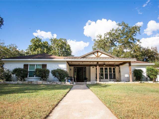 House for sale in East Bernard House for sale in East Bernard