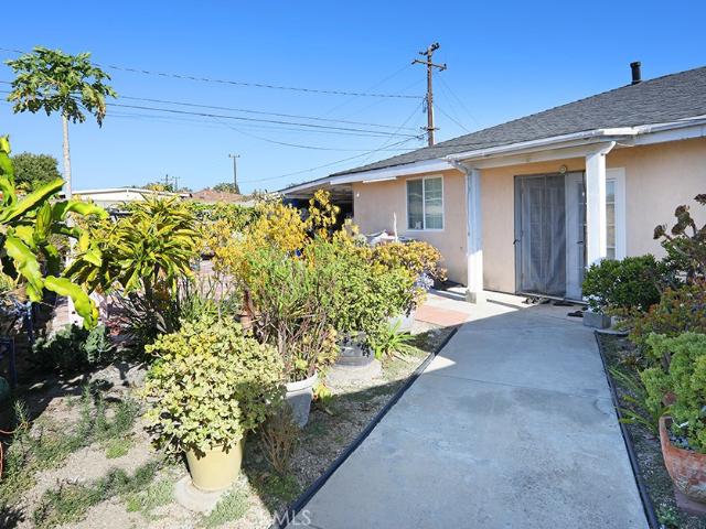 House for sale in Midway City, California