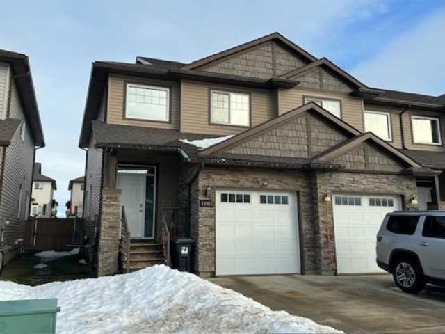 House for sale in Woking, Alberta