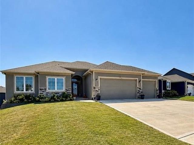 House for sale in Valley Ridge, Olathe