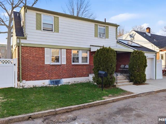 Property for sale in Teaneck, New Jersey