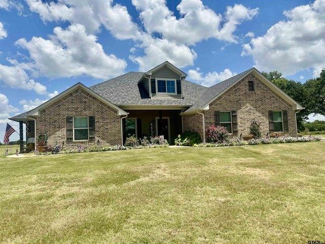 House for sale in Henderson, Texas