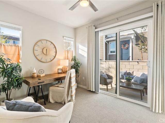 Townhouse for sale in Canoga Park, California