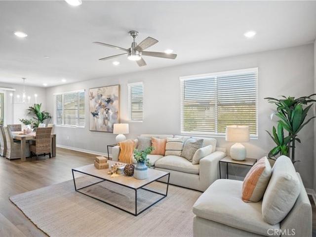 Townhouse for sale in Canoga Park, California