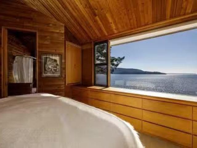 House for sale in Bowen Island, British Columbia