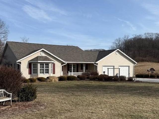 House for sale in Virginia, Illinois
