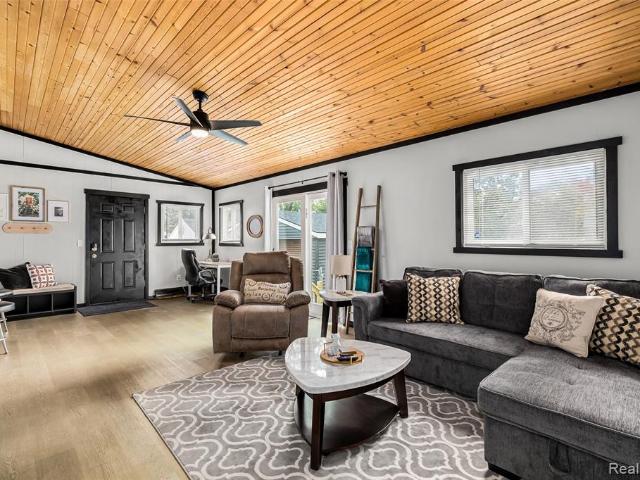 House for sale in Warren, Macomb County