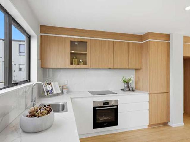 Townhouse for sale in Whangaparaoa