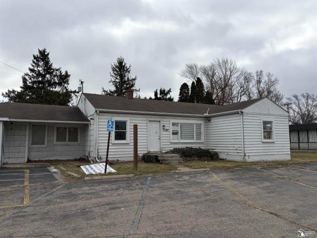 Commercial for sale in Newport, Michigan